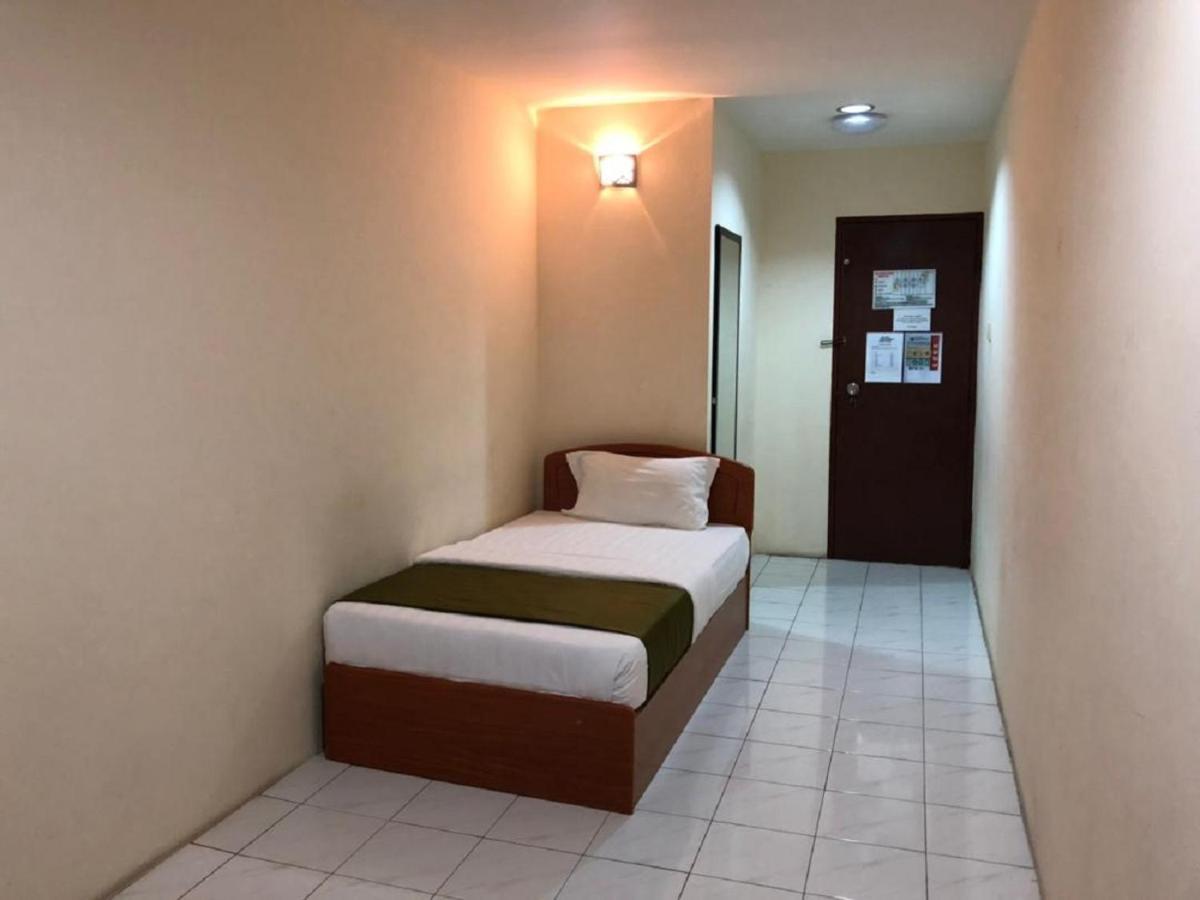 Hotel Sarina Mukah Экстерьер фото
